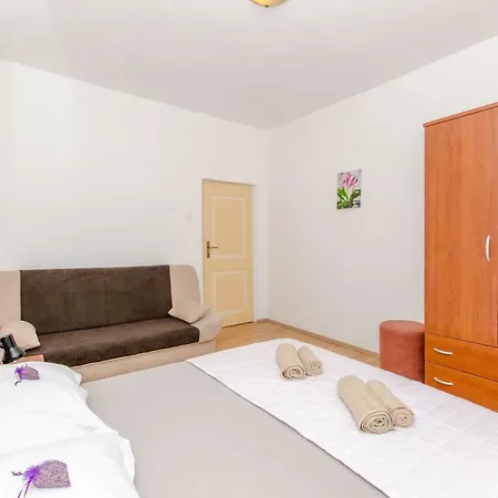 Beach House Toma * Živogošće