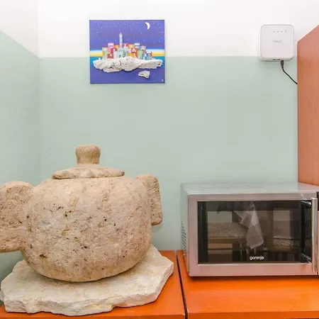 Holiday home Beach House Toma Zivogosce